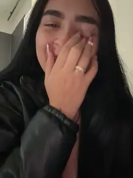 Snapshot of Sara_Fernandez_ chatting on February 23, 2026, 1:55 pm Sara Fernandez online show from February 23, 2026, 1:55 pm