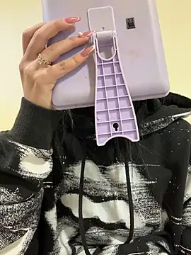 Snapshot of Sara_Fernandez_ chatting on February 26, 2026, 1:55 pm Sara Fernandez online show from February 26, 2026, 1:55 pm