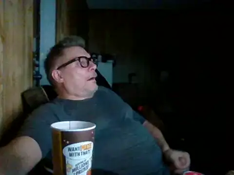 Snapshot of melvinsnow chatting on February 24, 2025, 11:52 pm melvinsnow online show from February 24, 2025, 11:52 pm