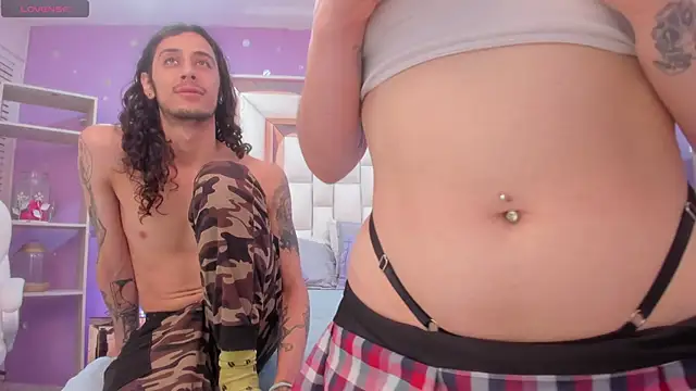 Goldentemptation  online show from April 1, 2026, 8:06 pm