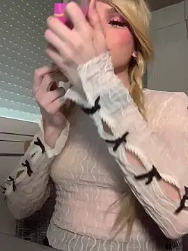 Julia SweetBaby online show from March 25, 2026, 4:06 pm