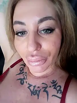 Snapshot of MiaMooly chatting on February 15, 2026, 10:36 am MiaMooly online show from February 15, 2026, 10:36 am