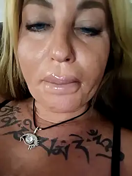 MiaMooly online show from September 23, 2025, 8:27 pm