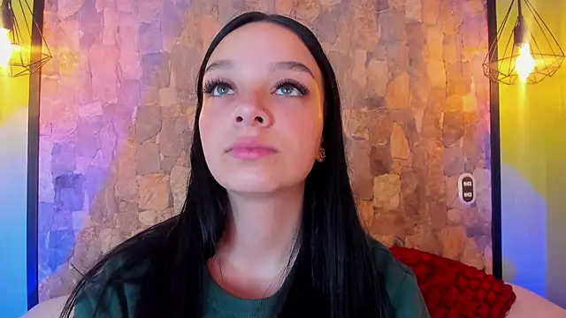 Elizabeth Ferrer online show from April 14, 2026, 12:21 pm