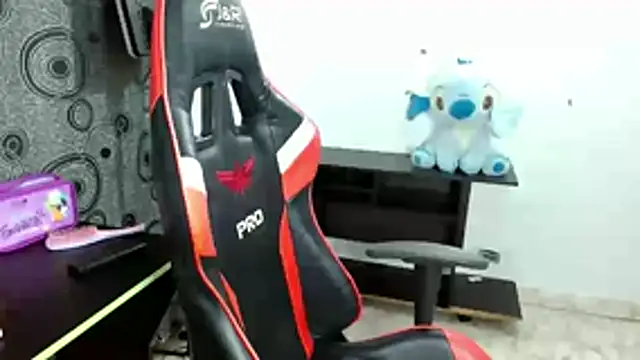 ladycharlottex online show from April 16, 2026, 12:22 am