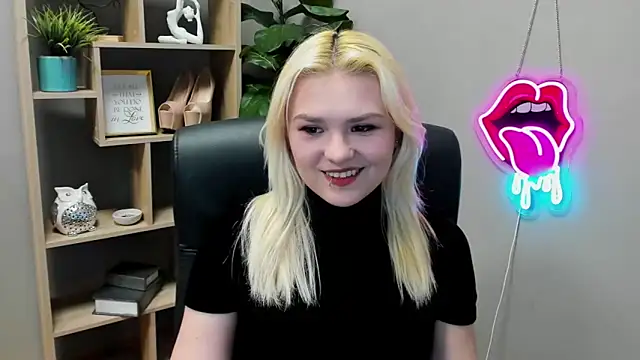 SweetLilyxo online show from April 2, 2026, 1:29 pm