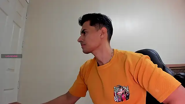 Snapshot of Mike_Conors chatting on February 12, 2026, 2:44 am Mike Conors online show from February 12, 2026, 2:44 am