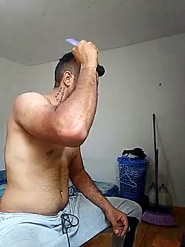 Snapshot of thom_1 chatting on February 9, 2026, 6:06 pm thom 1 online show from February 9, 2026, 6:06 pm