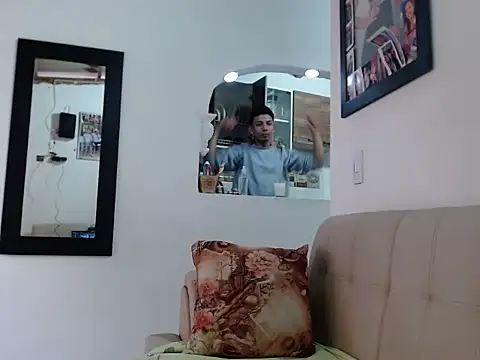 Snapshot of waner_thom chatting on February 6, 2026, 9:55 pm waner thom online show from February 6, 2026, 9:55 pm