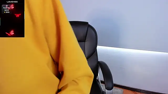 MoonRose   online show from March 31, 2026, 8:00 pm