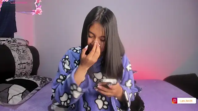 Snapshot of Sharlottee__ chatting on February 21, 2026, 10:17 am Sharlottee online show from February 21, 2026, 10:17 am