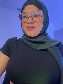 Amira-Awhada online show from April 20, 2026, 9:05 pm