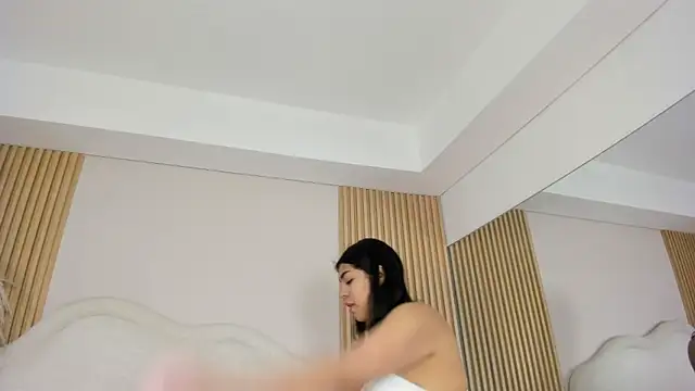 rebeca taylor online show from April 9, 2026, 3:08 am