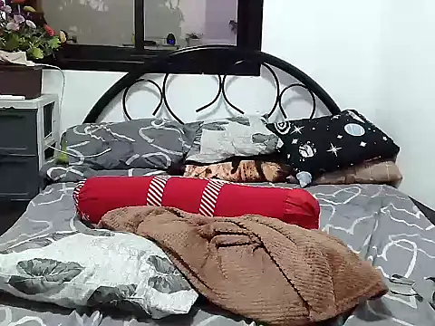 yummychubby29 online show from March 12, 2026, 9:57 am