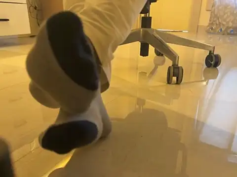 Snapshot of badassmaster42r chatting on February 15, 2026, 11:31 am badassmaster42r online show from February 15, 2026, 11:31 am