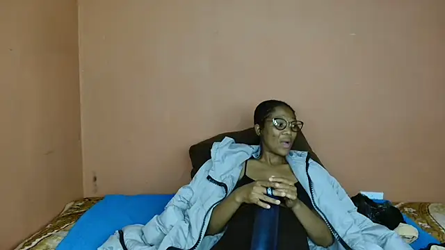 Snapshot of ForeverSexy_ chatting on April 18, 2026, 7:07 pm ForeverSexy online show from April 18, 2026, 7:07 pm