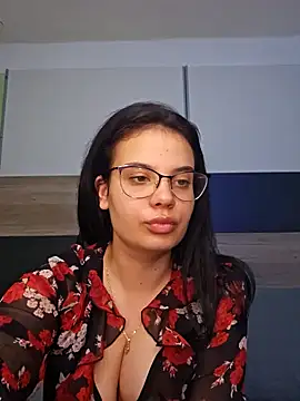 Karolina Velvet online show from February 5, 2026, 12:34 pm