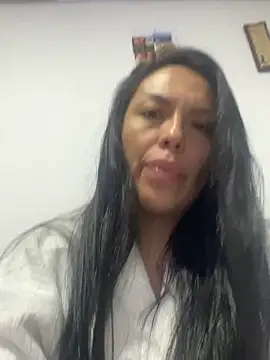 Emma Sanz   online show from March 17, 2026, 12:19 pm