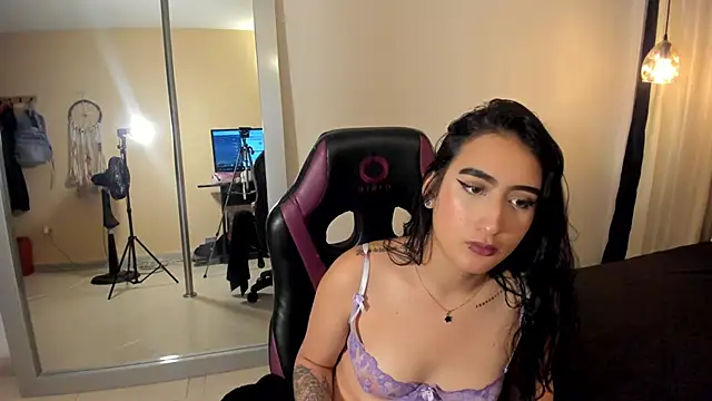 Demon lala online show from April 15, 2026, 12:53 pm