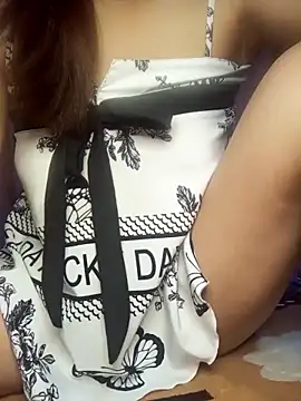 Yui-Ch1682 online show from April 13, 2026, 1:37 pm