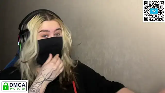 UnaXyling online show from February 28, 2026, 11:37 pm