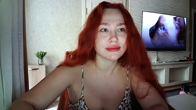 Snapshot of LolaaMint_ chatting on April 21, 2026, 7:48 am LolaaMint online show from April 21, 2026, 7:48 am