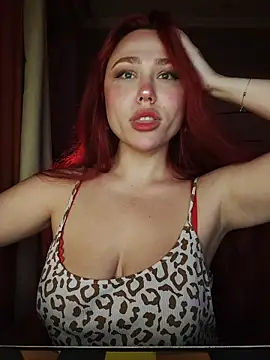 Snapshot of LolaaMint_ chatting on May 24, 2026, 3:23 pm LolaaMint online show from May 24, 2026, 3:23 pm