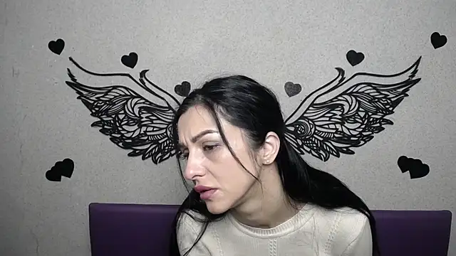 EvaClarkk online show from April 7, 2026, 5:09 am