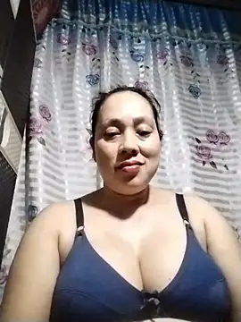 Snapshot of May_Bombs chatting on February 9, 2026, 11:19 am May Bombs online show from February 9, 2026, 11:19 am