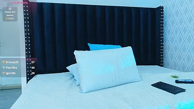 Snapshot of tightlittleebony chatting on February 21, 2026, 11:07 pm tightlittleebony online show from February 21, 2026, 11:07 pm