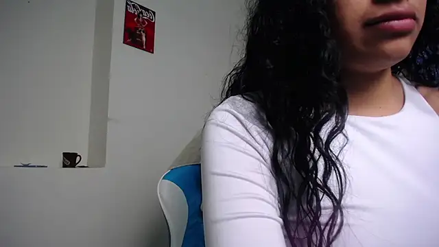 Julieta Parker online show from April 13, 2026, 3:10 am