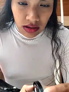 Julieta Parker online show from March 17, 2026, 3:37 pm