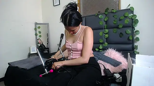 Julieta Parker online show from March 20, 2026, 8:10 pm