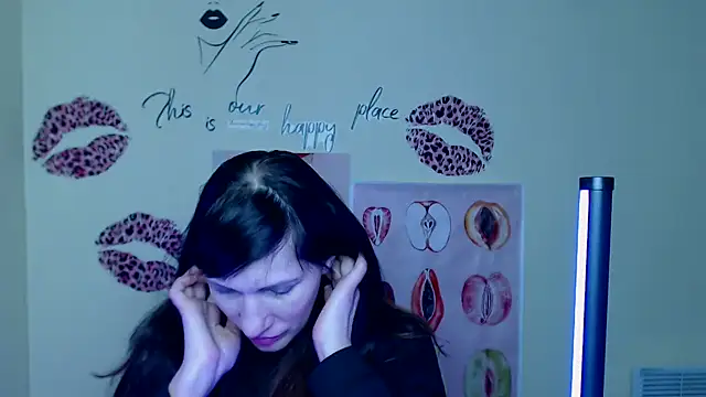 Snapshot of Rosalinda_ro chatting on February 22, 2026, 1:46 pm Rosalinda ro online show from February 22, 2026, 1:46 pm