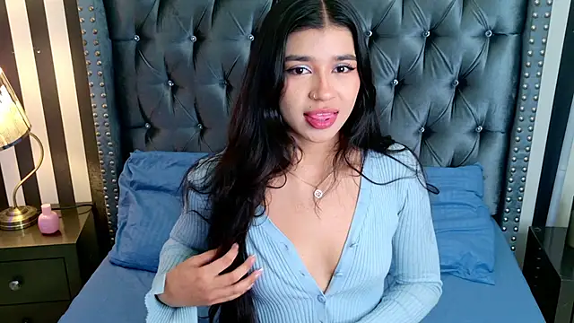 Snapshot of carosantoss chatting on March 6, 2026, 10:32 am carosantoss online show from March 6, 2026, 10:32 am