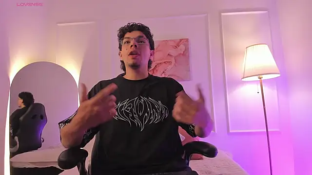 Snapshot of Axel_Creed chatting on February 22, 2026, 2:47 am Axel Creed online show from February 22, 2026, 2:47 am