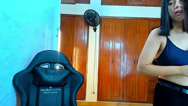 Emily and Soffy online show from April 18, 2026, 1:02 pm