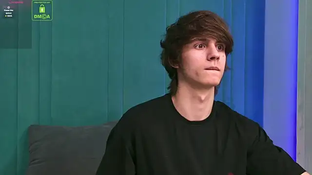 Snapshot of HoogWilder chatting on February 28, 2026, 8:19 pm HoogWilder online show from February 28, 2026, 8:19 pm