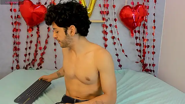 Snapshot of Eliotkinky chatting on February 21, 2026, 8:00 pm Eliotkinky online show from February 21, 2026, 8:00 pm