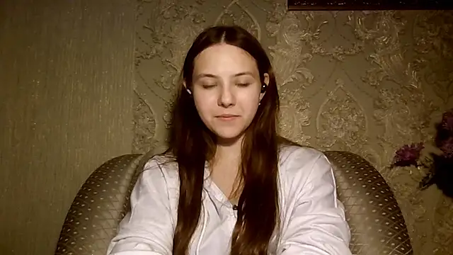 YuniNeko online show from April 18, 2026, 7:07 pm