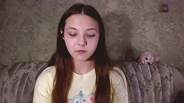 Snapshot of YuniNeko chatting on February 3, 2026, 7:19 pm YuniNeko online show from February 3, 2026, 7:19 pm