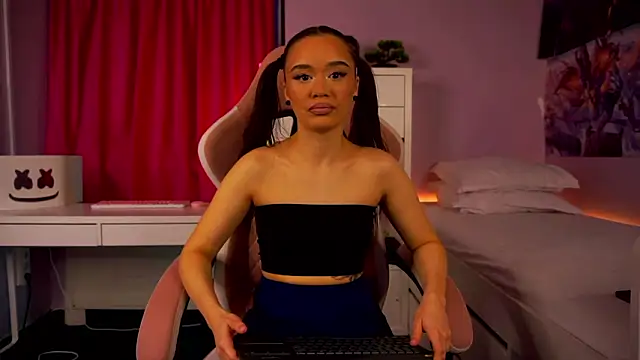 MistyReeds online show from February 9, 2026, 5:27 am