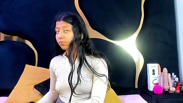 Vaneline2 online show from April 17, 2026, 6:00 pm