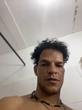 Snapshot of MaxyRyan chatting on February 25, 2026, 5:29 am MaxyRyan online show from February 25, 2026, 5:29 am