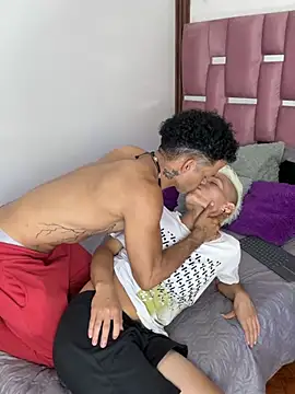 Snapshot of MaxyRyan chatting on February 12, 2026, 1:00 pm MaxyRyan online show from February 12, 2026, 1:00 pm