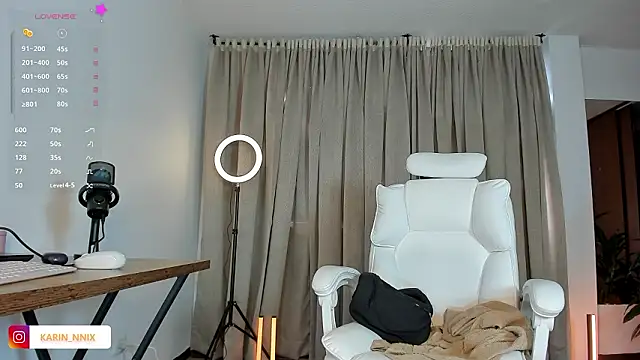 karinnixx online show from March 10, 2026, 2:43 pm