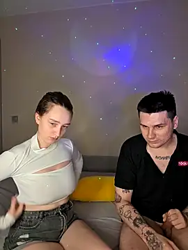 Snapshot of ToxyFoxyy chatting on February 6, 2026, 2:13 pm ToxyFoxyy online show from February 6, 2026, 2:13 pm