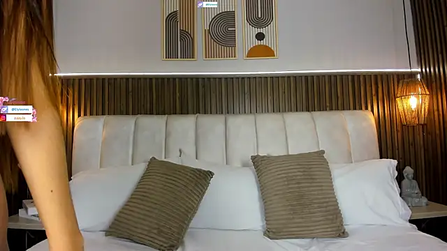 LisaLain online show from April 9, 2026, 11:49 am