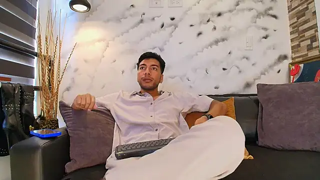 Max Hornye online show from February 16, 2026, 7:01 pm