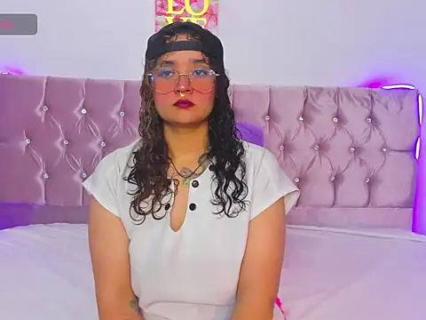 Snapshot of Black_Tara chatting on February 18, 2026, 1:47 am Black Tara online show from February 18, 2026, 1:47 am